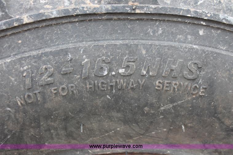 image for item H3676 2002 Bobcat 763 skid steer