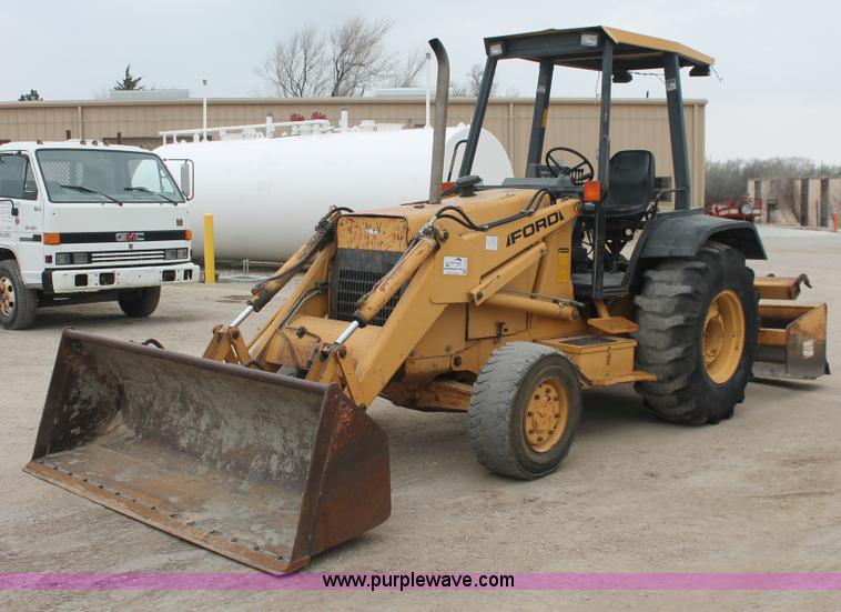 image for item H3736 1994 Ford 455D landscape loader