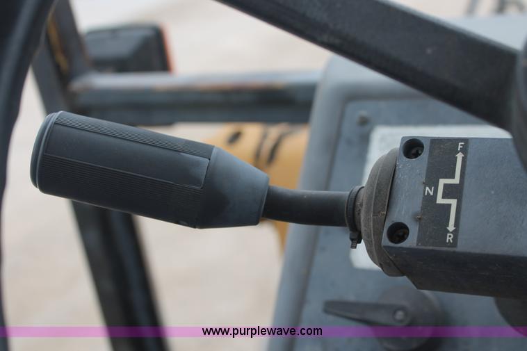 image for item H3736 1994 Ford 455D landscape loader