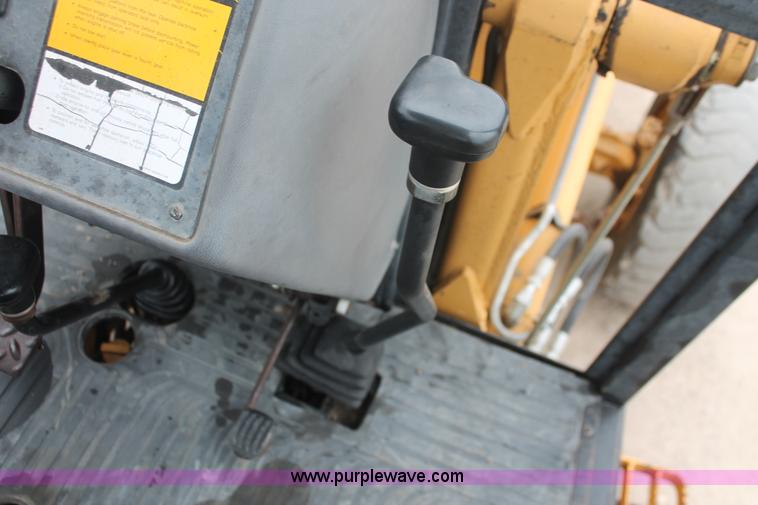 image for item H3736 1994 Ford 455D landscape loader