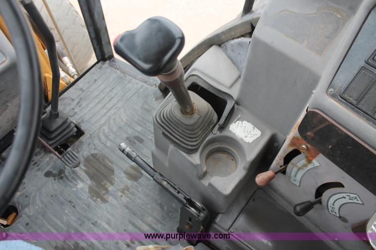 image for item H3736 1994 Ford 455D landscape loader