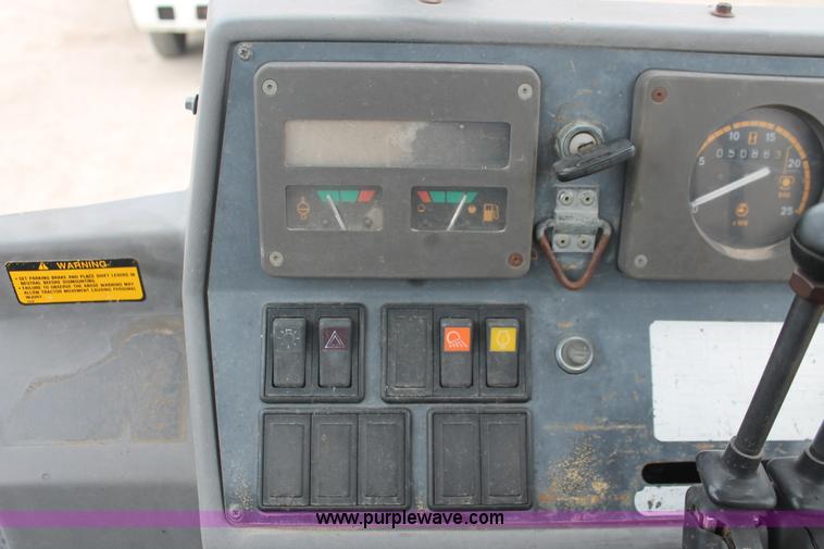 image for item H3736 1994 Ford 455D landscape loader