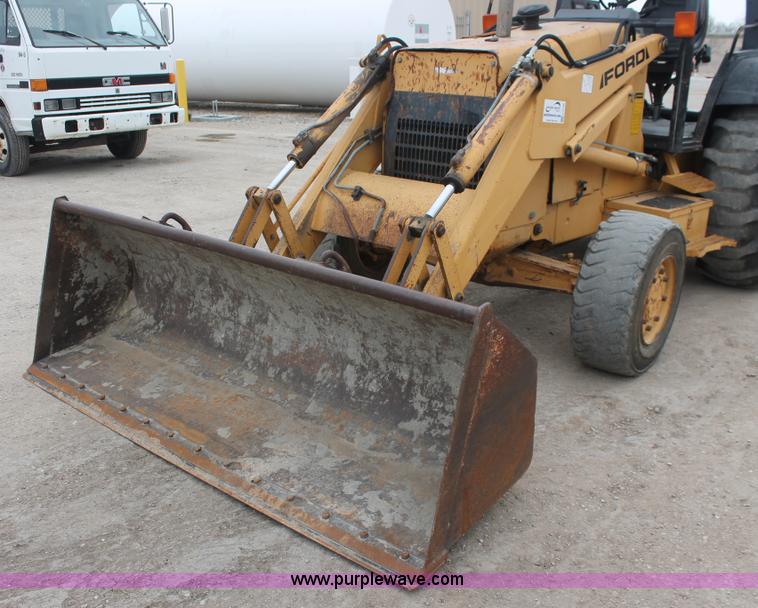 image for item H3736 1994 Ford 455D landscape loader