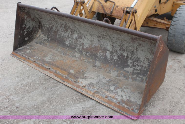 image for item H3736 1994 Ford 455D landscape loader