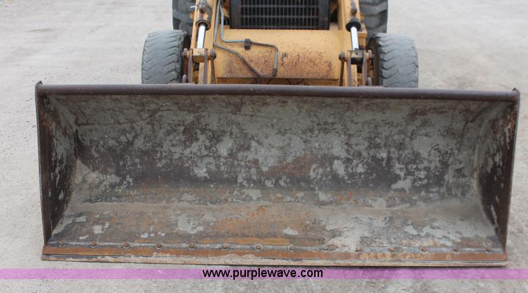 image for item H3736 1994 Ford 455D landscape loader