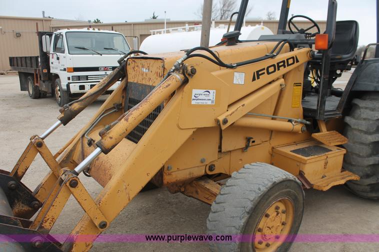 image for item H3736 1994 Ford 455D landscape loader