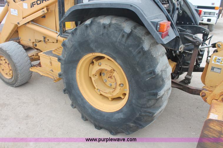 image for item H3736 1994 Ford 455D landscape loader