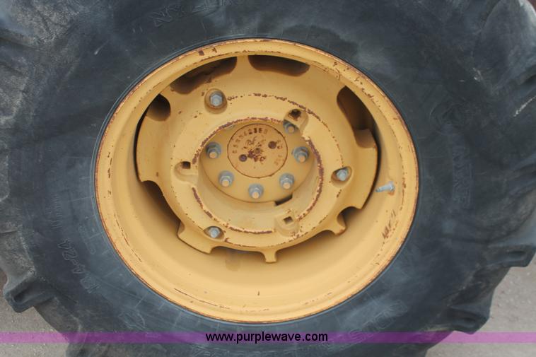 image for item H3736 1994 Ford 455D landscape loader