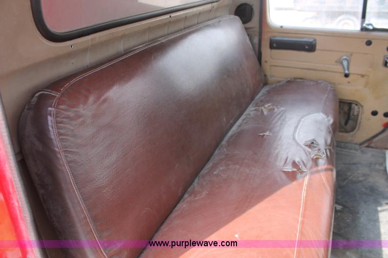 image for item H3737 1983 International S1954 CrewCab dump truck