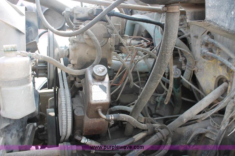image for item H3737 1983 International S1954 CrewCab dump truck