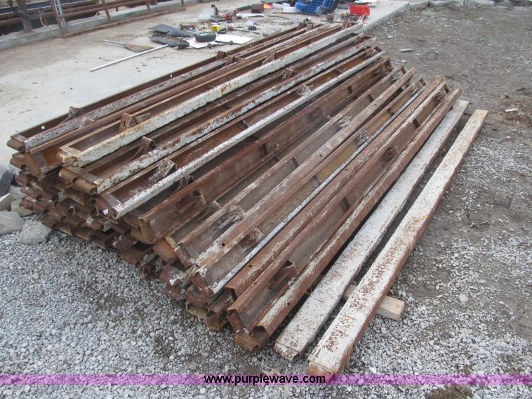 64-steel-10-l-x-4-w-concrete-paving-forms-in-falls-city-ne-item