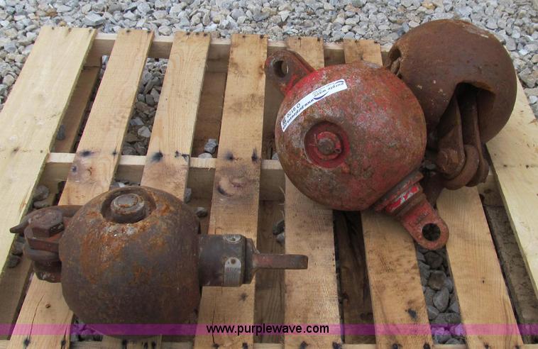 image for item O9170 (3) cable crane balls