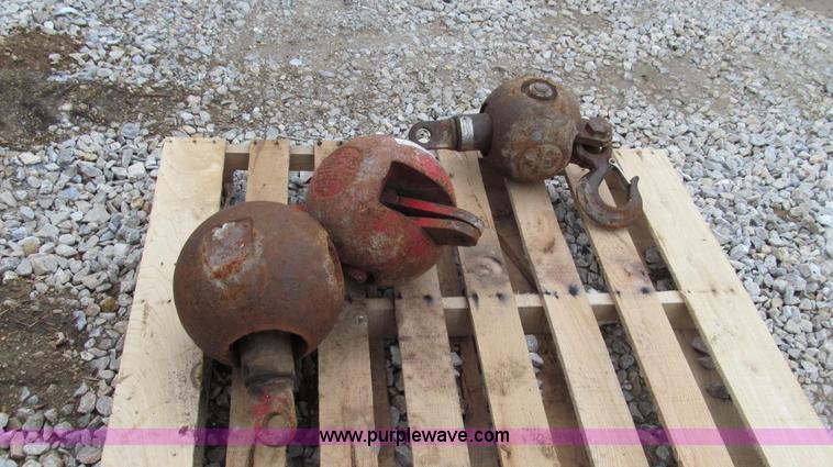 image for item O9170 (3) cable crane balls