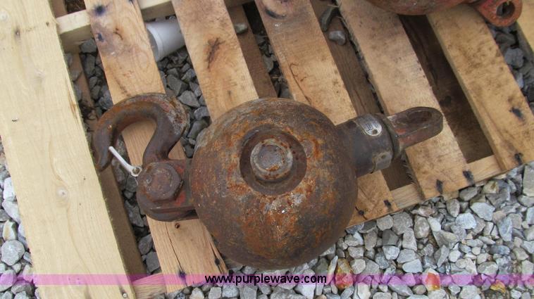 image for item O9170 (3) cable crane balls