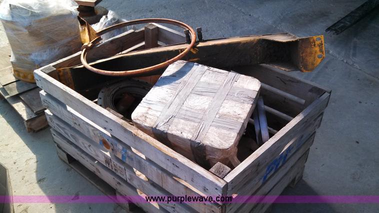 image for item V9952 Assorted Volvo A30 parts