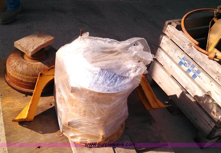 image for item V9952 Assorted Volvo A30 parts