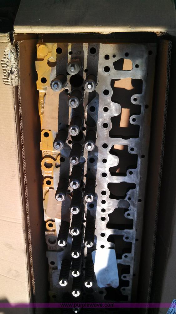 image for item V9957 Rebuilt cylinder head for Cumming M11 diesel engine