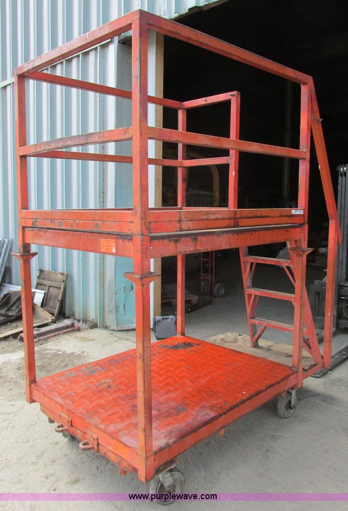 image for item V9960 Portable scaffolding