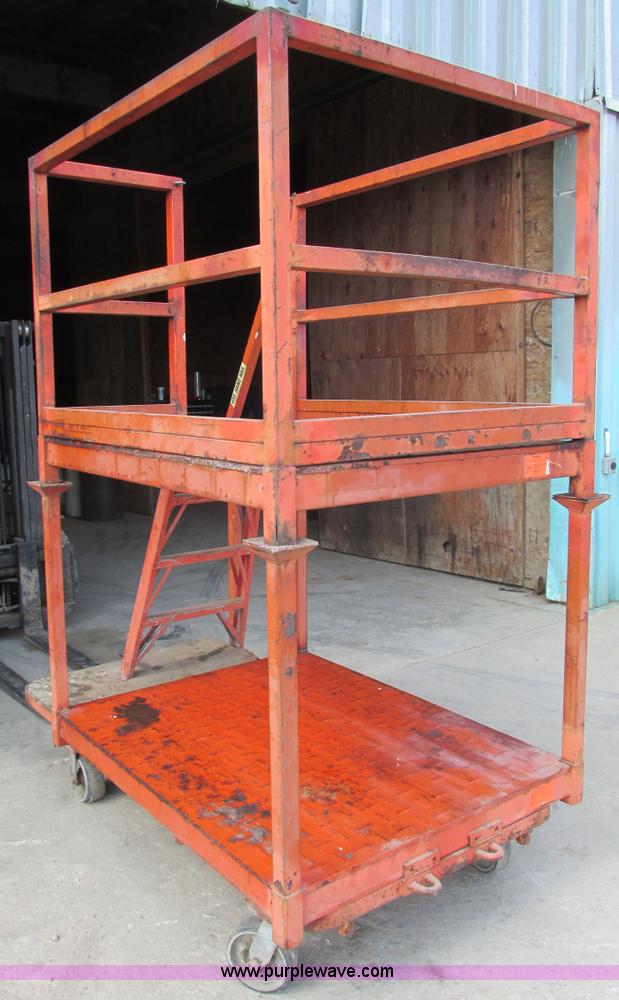 image for item V9960 Portable scaffolding