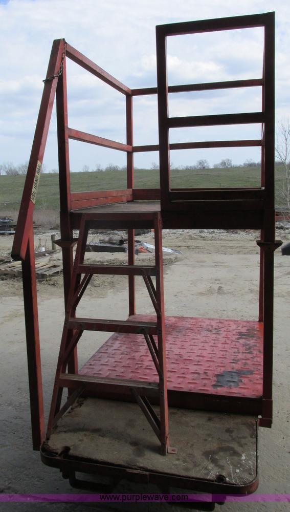 image for item V9960 Portable scaffolding