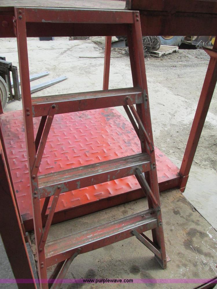 image for item V9960 Portable scaffolding