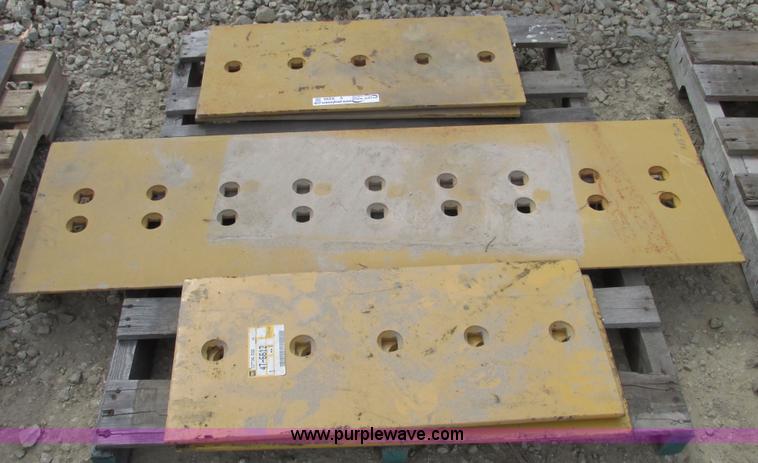 image for item V9990 Caterpillar cutting edges for scrapers