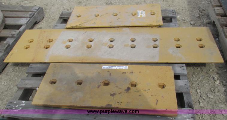 image for item V9990 Caterpillar cutting edges for scrapers