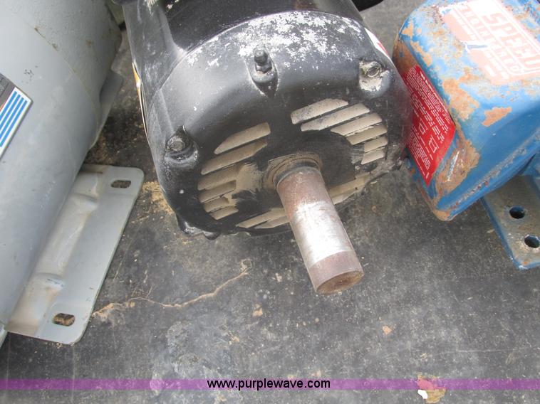 image for item V9995 (6) electric motors