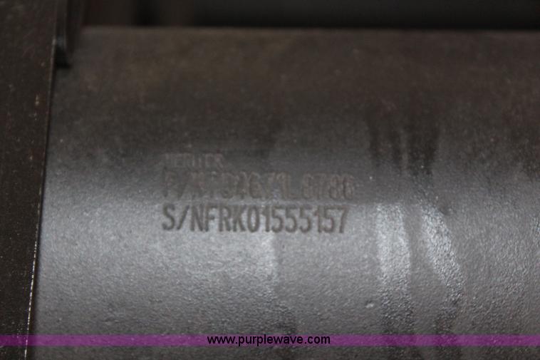 image for item AJ9570 (6) Meritor truck and trailer axle with brake shoes