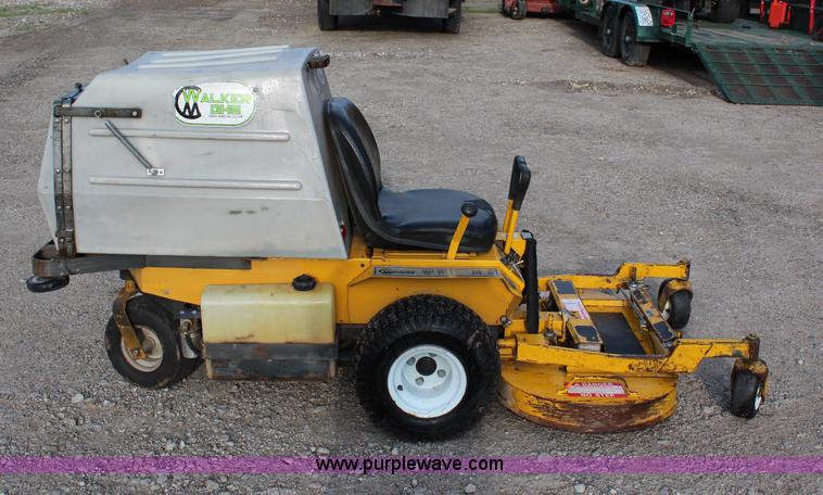 image for item AJ9605 Walker ZTR lawn mower