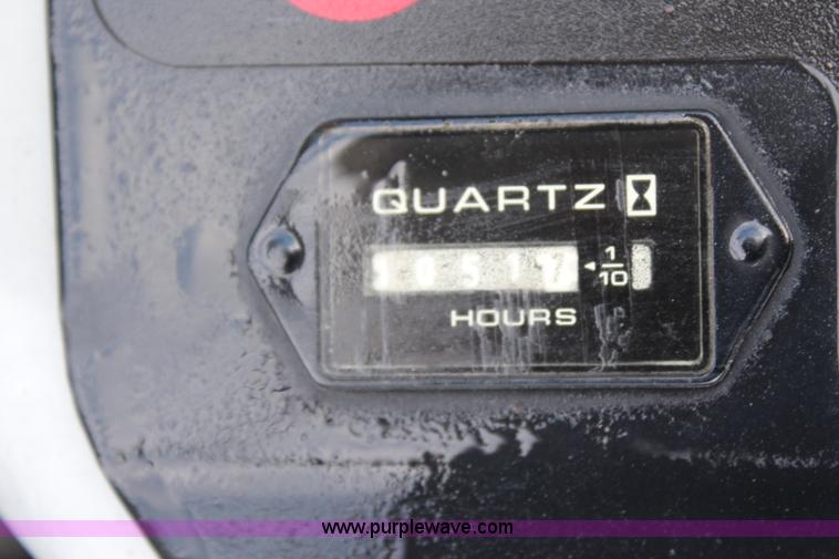 image for item AJ9606 Exmark Lazer Z ZTR lawn mower