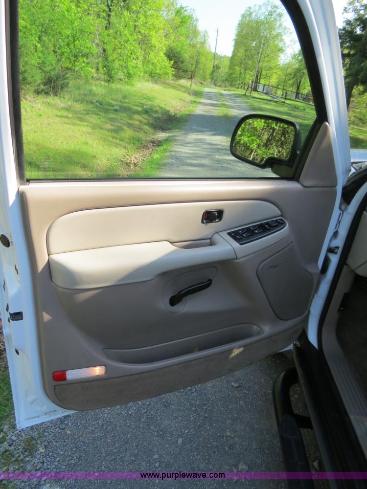 image for item B4752 2003 Chevrolet Tahoe Z71 SUV