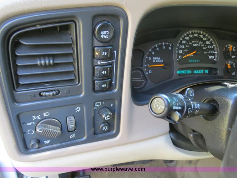 image for item B4752 2003 Chevrolet Tahoe Z71 SUV