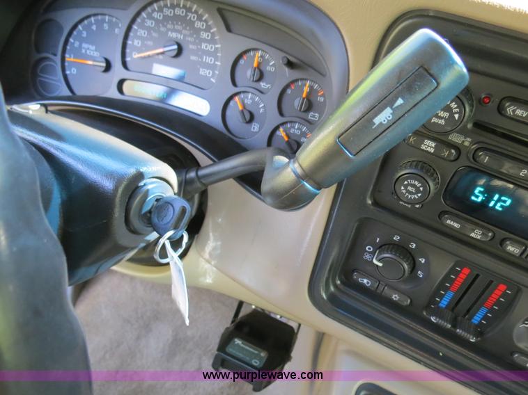 image for item B4752 2003 Chevrolet Tahoe Z71 SUV