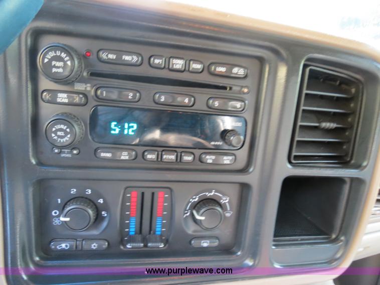 image for item B4752 2003 Chevrolet Tahoe Z71 SUV