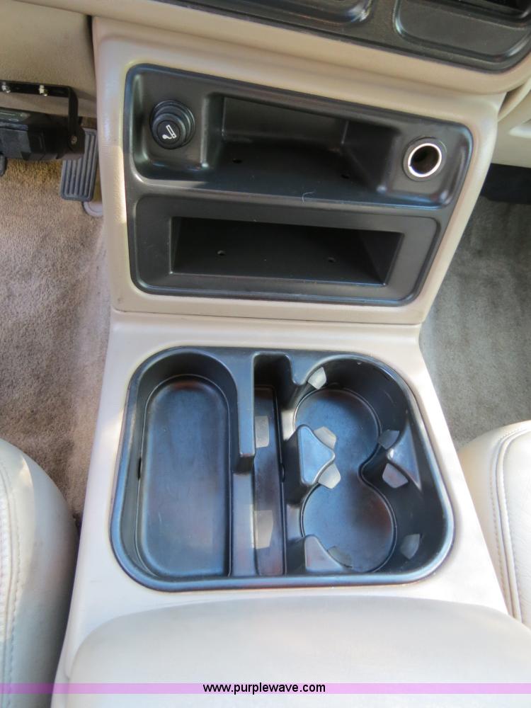 image for item B4752 2003 Chevrolet Tahoe Z71 SUV