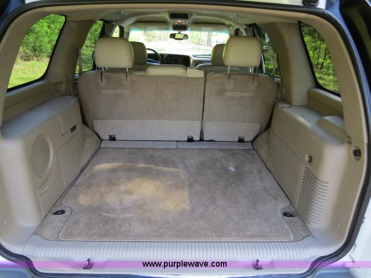 image for item B4752 2003 Chevrolet Tahoe Z71 SUV