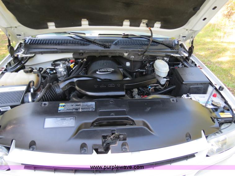 image for item B4752 2003 Chevrolet Tahoe Z71 SUV