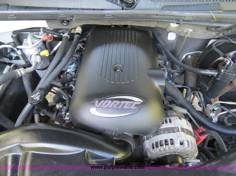 image for item B4752 2003 Chevrolet Tahoe Z71 SUV