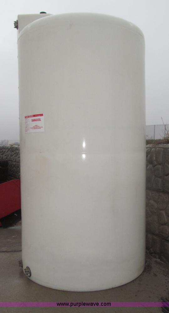 image for item B5468 1,500 gallon vertical poly storage tank