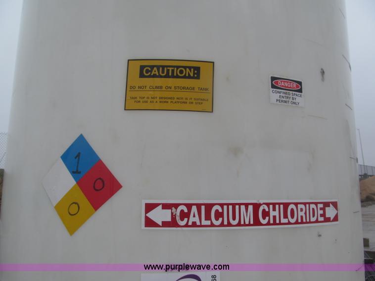 image for item B5468 1,500 gallon vertical poly storage tank