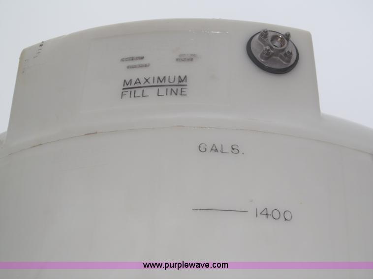 image for item B5468 1,500 gallon vertical poly storage tank