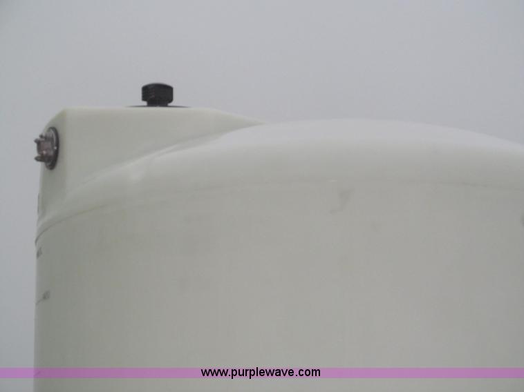 image for item B5468 1,500 gallon vertical poly storage tank