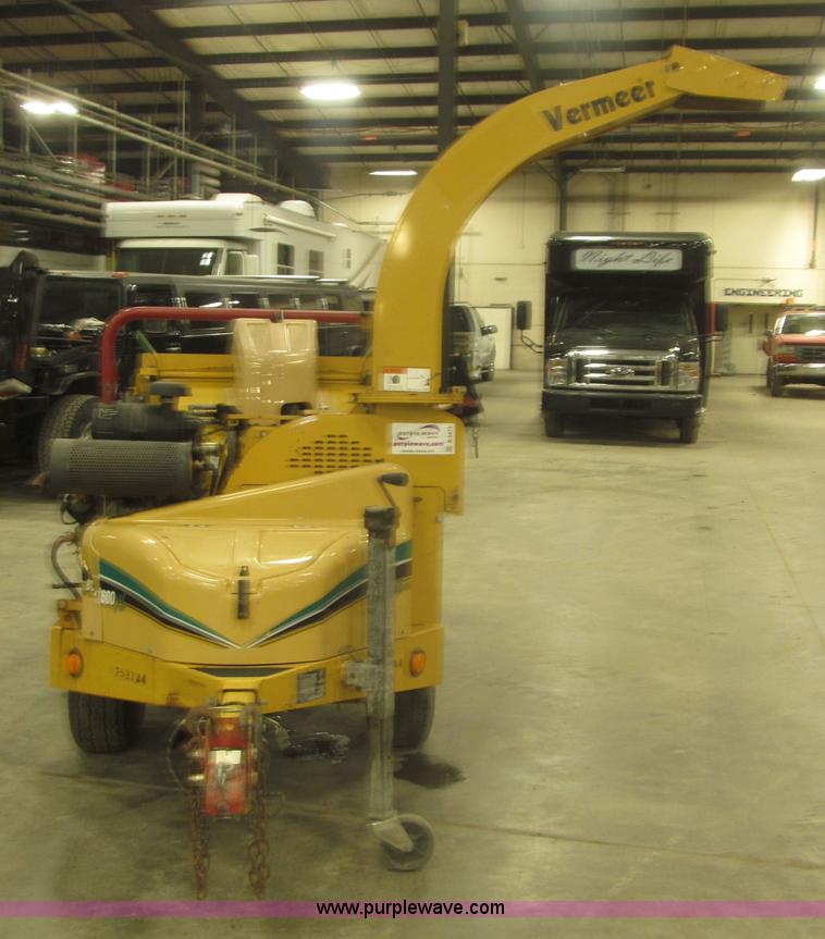 image for item B5471 2005 Vermeer 6" brush chipper
