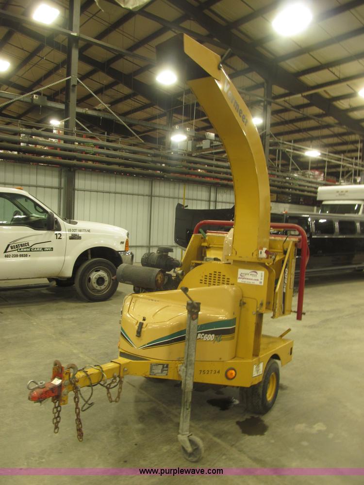 image for item B5471 2005 Vermeer 6" brush chipper
