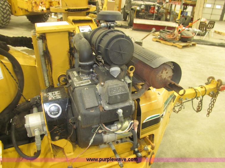 image for item B5471 2005 Vermeer 6" brush chipper