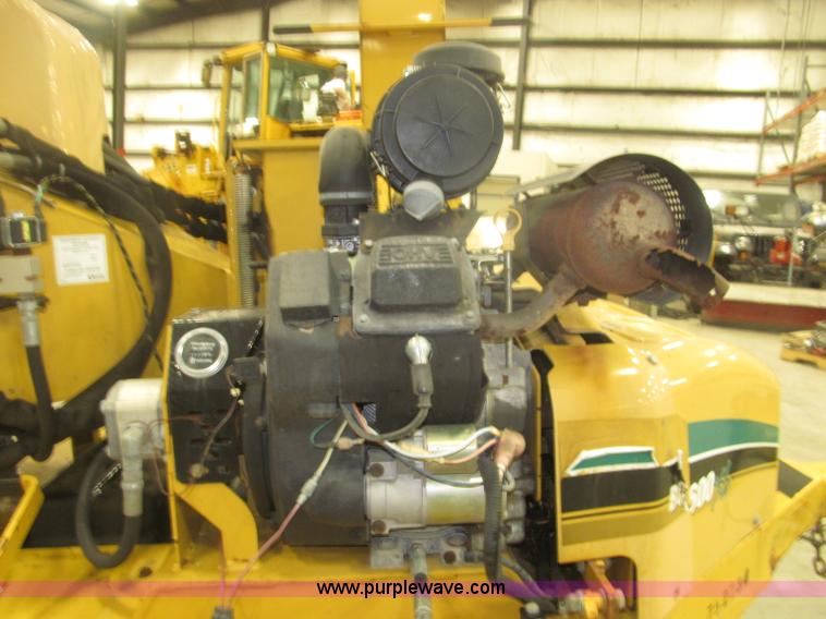 image for item B5471 2005 Vermeer 6" brush chipper