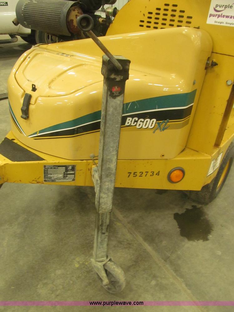 image for item B5471 2005 Vermeer 6" brush chipper