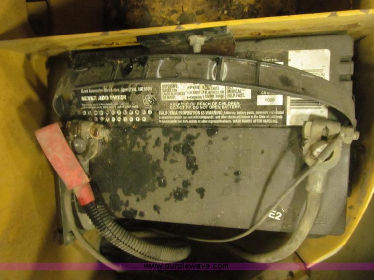 image for item B5471 2005 Vermeer 6" brush chipper