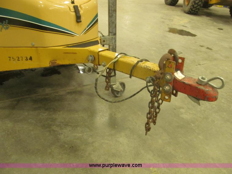 image for item B5471 2005 Vermeer 6" brush chipper